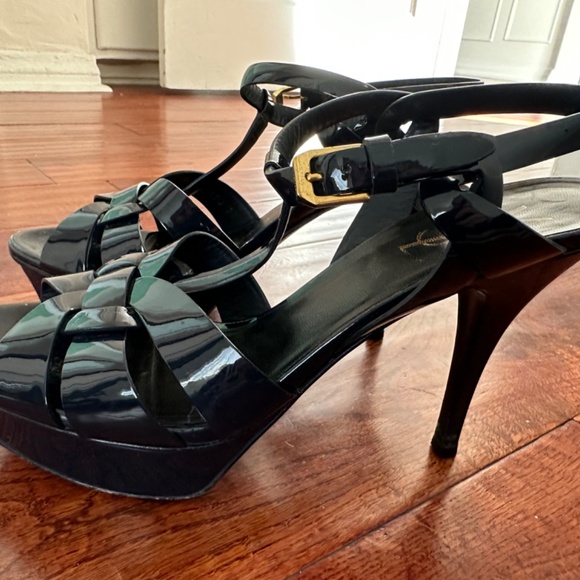Saint Laurent Tribute Patent T-Strap Platform Sandals - Picture 10 of 10